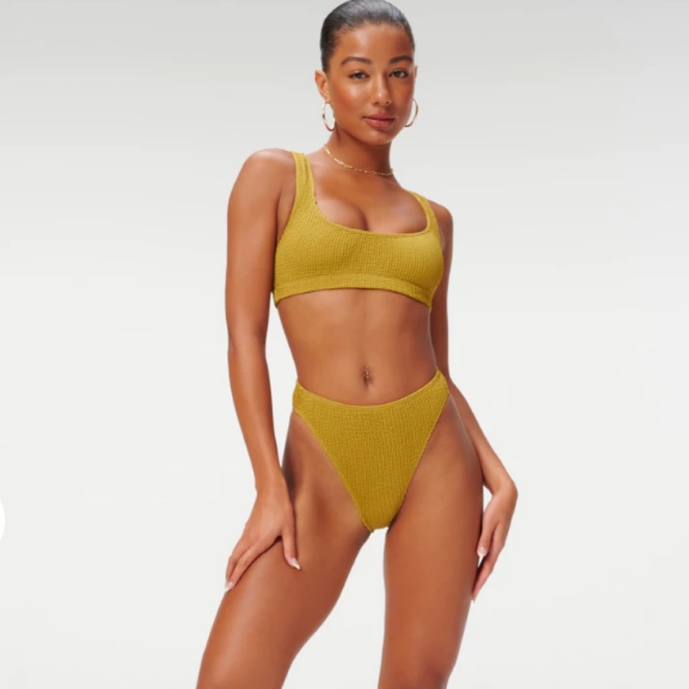 Good American always fits bikini size 0